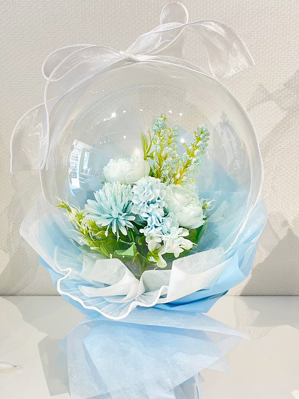フラワーバルーンブーケ　淡いみずいろ